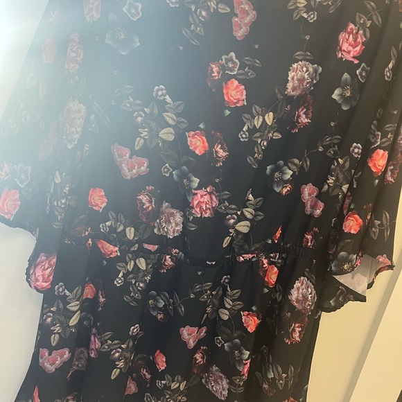 Torrid V Neck Faux Wrap Floral Shirt - Picture 4 of 5